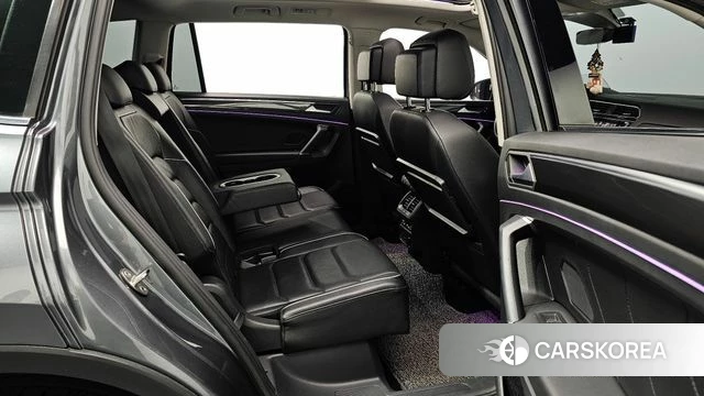 Volkswagen Tiguan Allspace 2020 Серебристо-серый из Кореи, фото 3