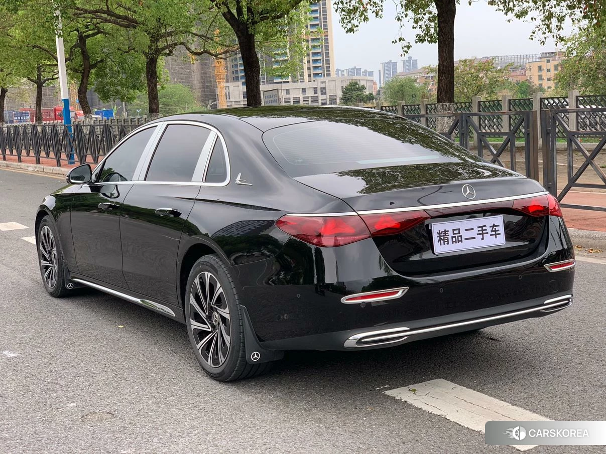 Mercedes-Benz E-Class 2023 Черный из Китая, фото 3