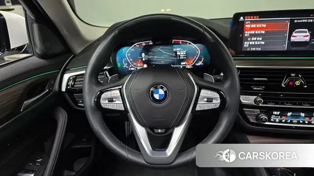 BMW 5 Series (G30) 2023 Белый из Кореи, фото 3