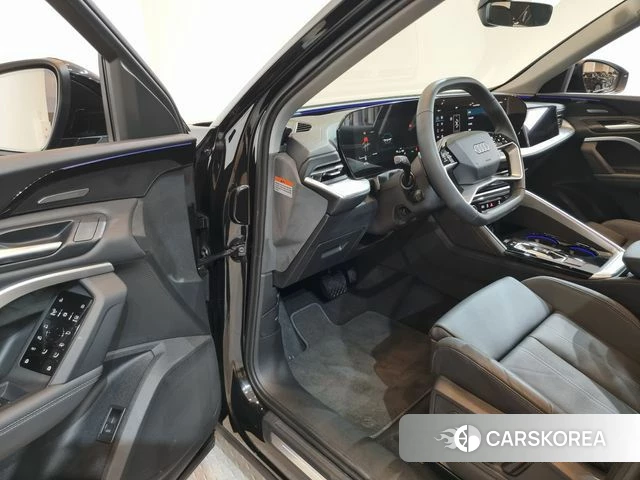 Audi Q5 (80A) 2025 Черный из Кореи, фото 3