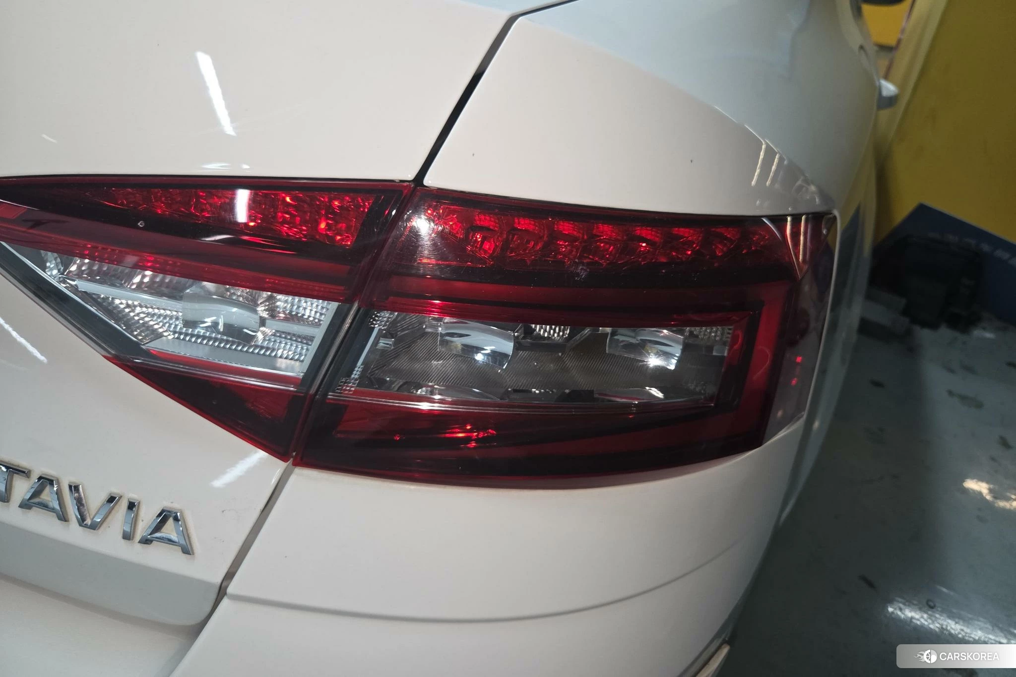 Skoda Octavia 2022 Белый из Китая, фото 3
