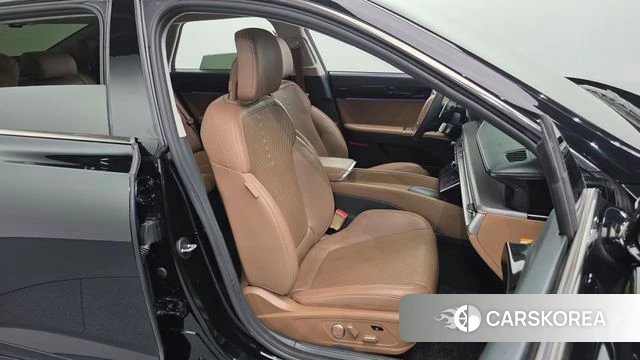 Hyundai Grandeur Hybrid (GN7) 2023 Черный из Кореи, фото 3
