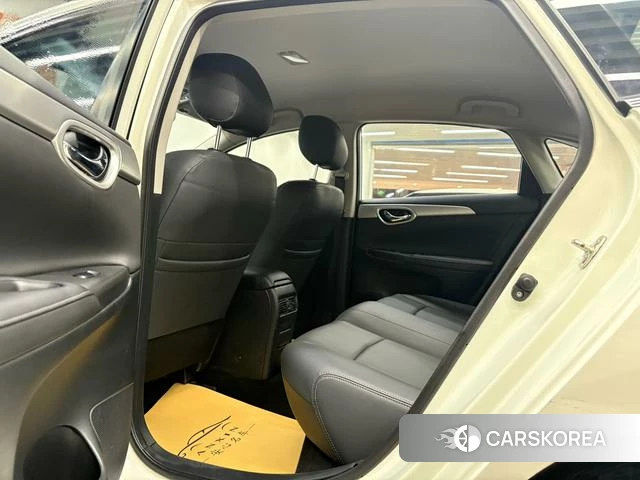 Nissan Sylphy 2021 Белый из Китая, фото 3