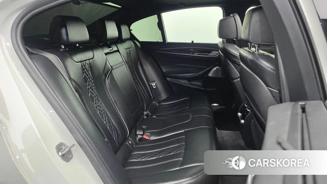 BMW 5 Series (G30) 2018 Белый из Кореи, фото 3