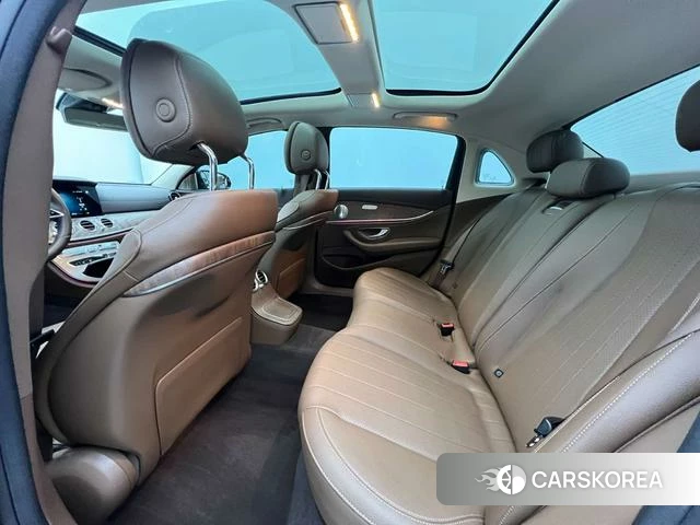 Mercedes-Benz E-Class 2022 Черный из Китая, фото 3