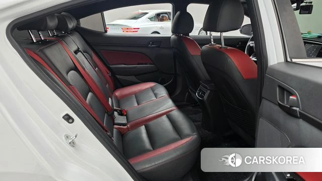 Hyundai Avante AD 2018 Белый из Кореи, фото 3