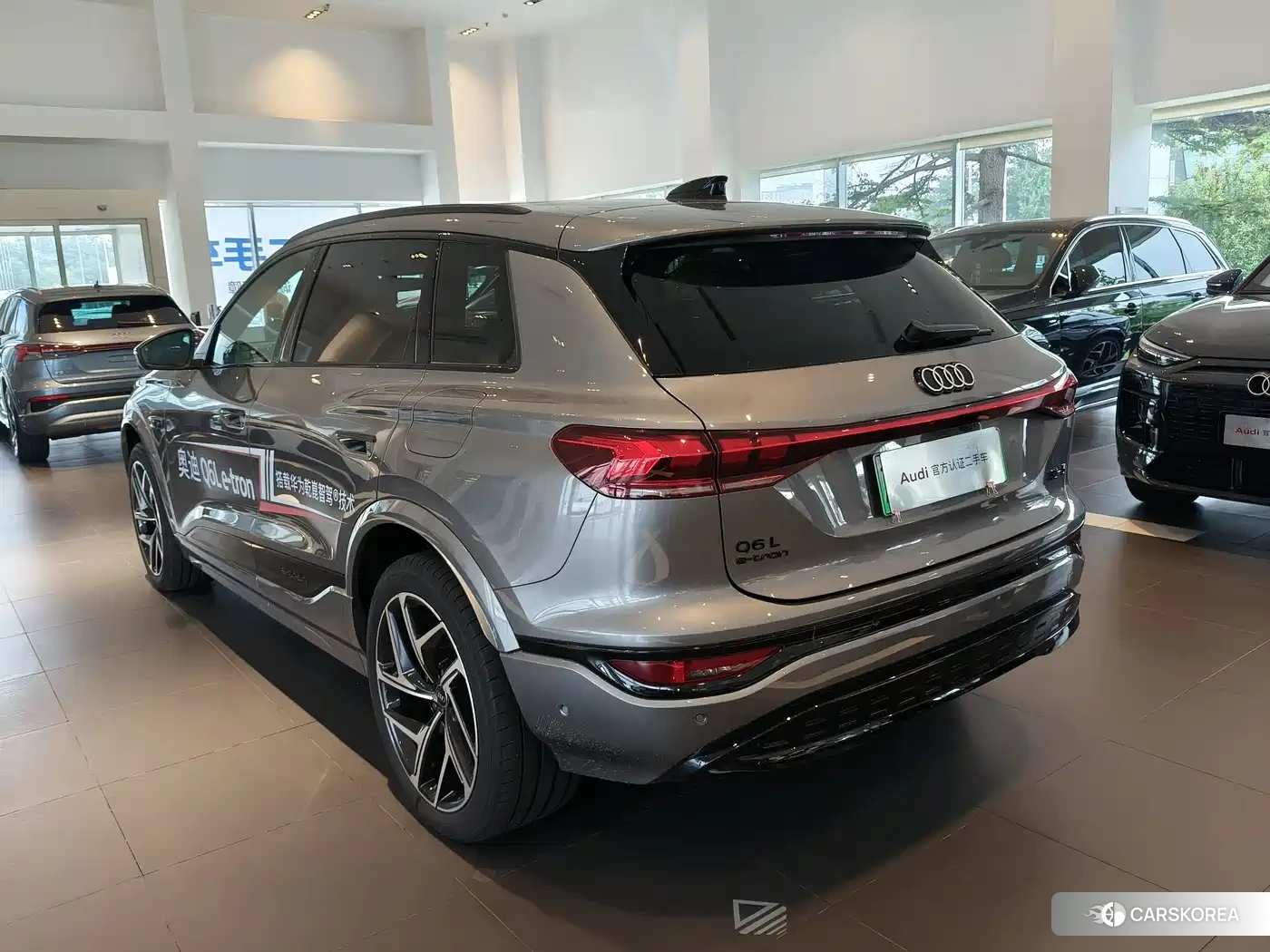 Audi Q6L 2025 Silver/gray из Китая, фото 3