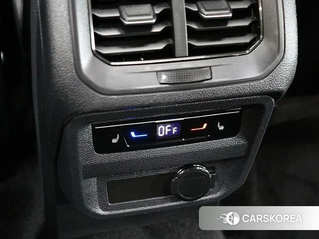 Volkswagen Tiguan Allspace 2023 Серебристо-серый из Кореи, фото 3