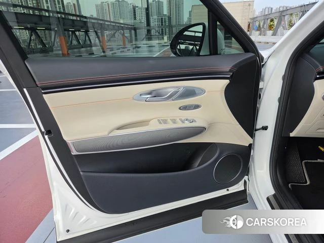 Genesis GV70 2024 Белый из Кореи, фото 3