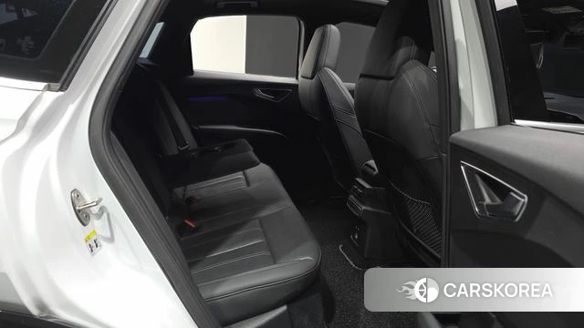 Audi Q4 e-Tron (F4) 2023 Белый из Кореи, фото 3