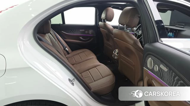 Mercedes-Benz E-Class W213 2022 Белый из Кореи, фото 3