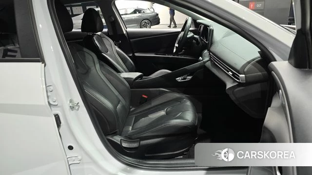 Hyundai Avante Hybrid (CN7) 2023 Белый из Кореи, фото 3