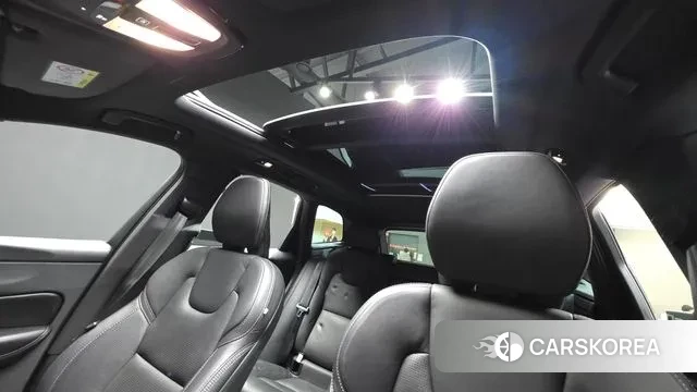 Volvo XC60 second Generation 2021 Черный из Кореи, фото 3