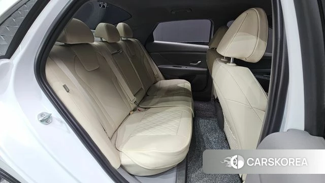 Hyundai The New Avante (CN7) 2024 Белый из Кореи, фото 3