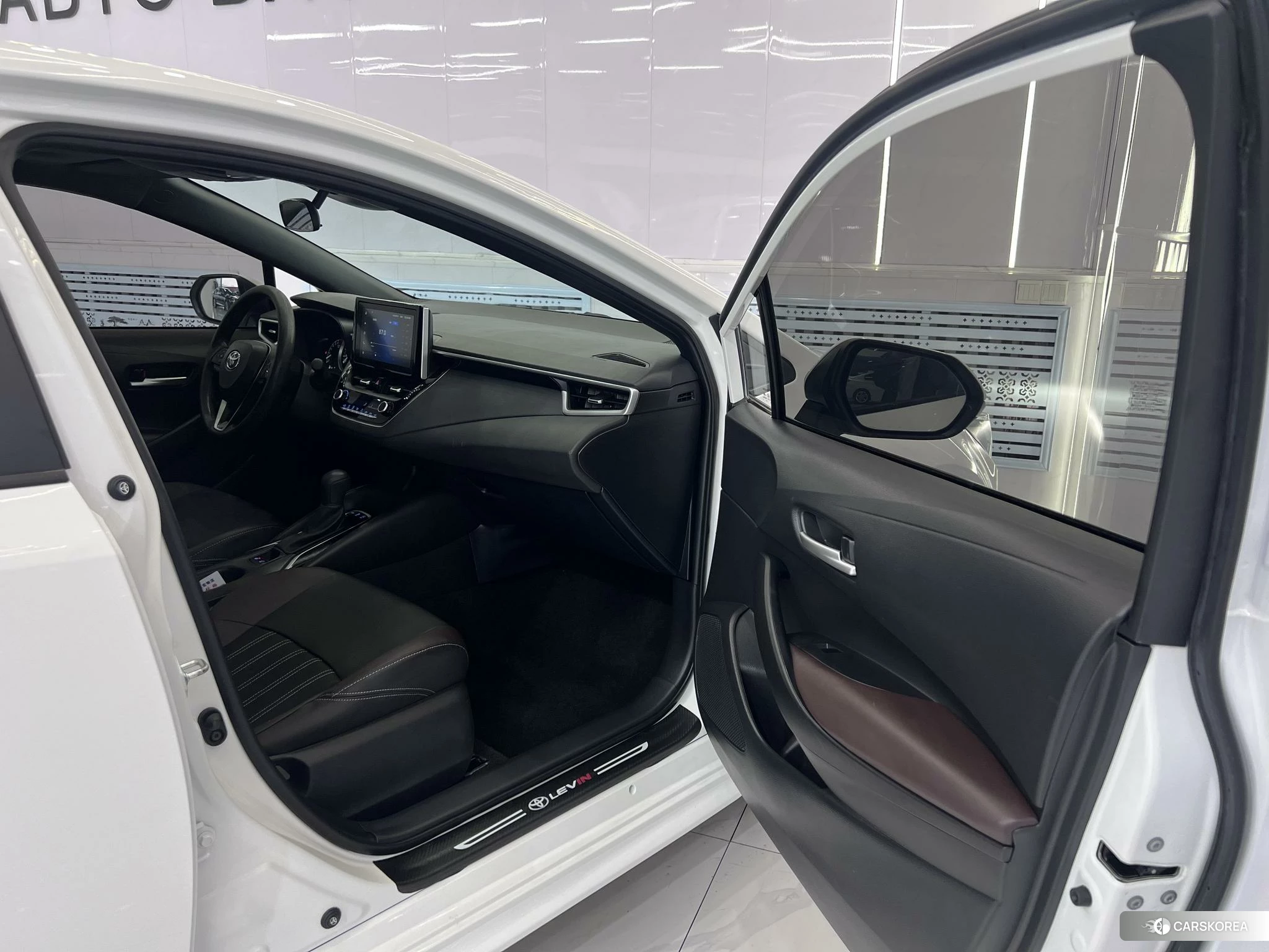 Toyota Levin 2019 Белый из Китая, фото 3