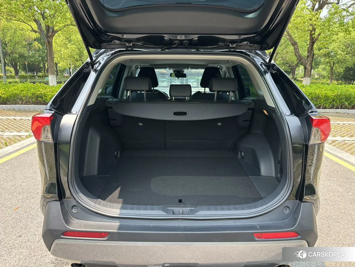 Toyota RAV4 2021 Черный из Китая, фото 3