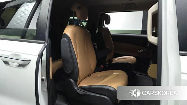 Kia Carnival 4th generation 2023 Белый из Кореи, фото 3