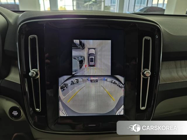 Volvo XC40 2025 Серый из Кореи, фото 3