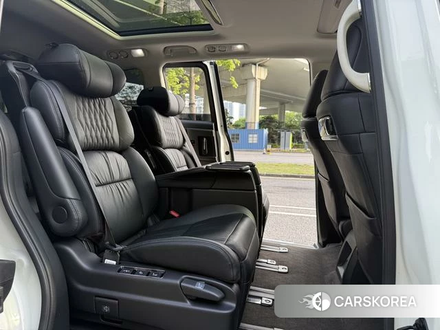 Honda Elysion 2022 Белый из Китая, фото 3