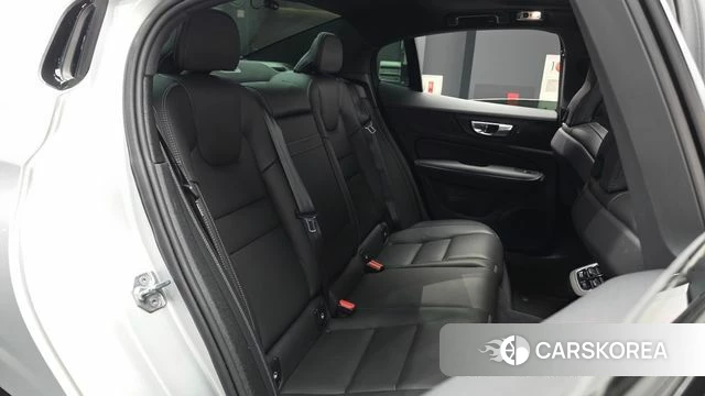 Volvo S60 3rd generation 2022 Серебристо-серый из Кореи, фото 3