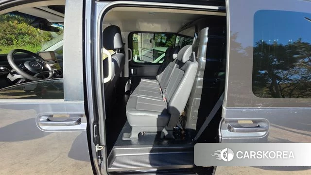 Hyundai Staria 2023 Серый из Кореи, фото 3