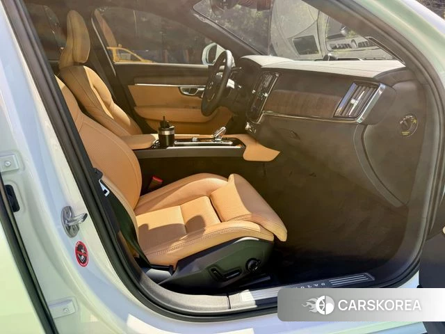 Volvo S90 2024 Белый из Кореи, фото 3
