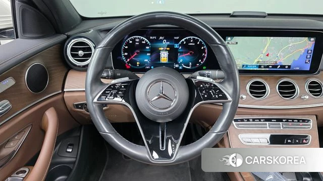 Mercedes-Benz E-Class W213 2023 Белый из Кореи, фото 3