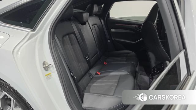 Audi A6 (C9) 2026 Белый из Кореи, фото 3