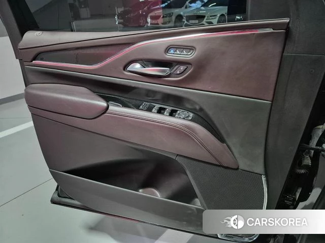 Cadillac Escalade 5th Generation 2023 Черный из Кореи, фото 3