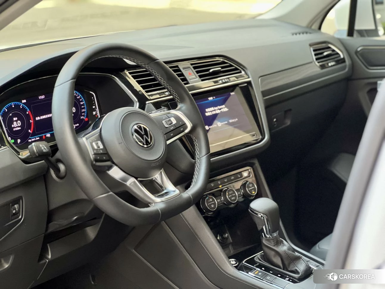 Volkswagen Tiguan L 2020 Белый из Китая, фото 3