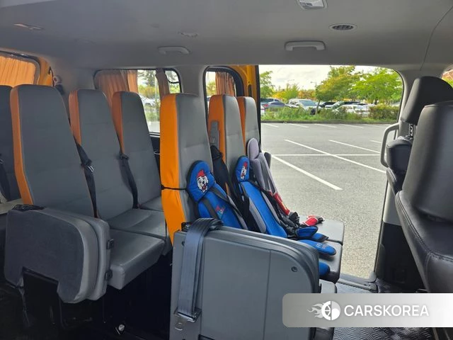 Hyundai Staria 2022 Желтый из Кореи, фото 3