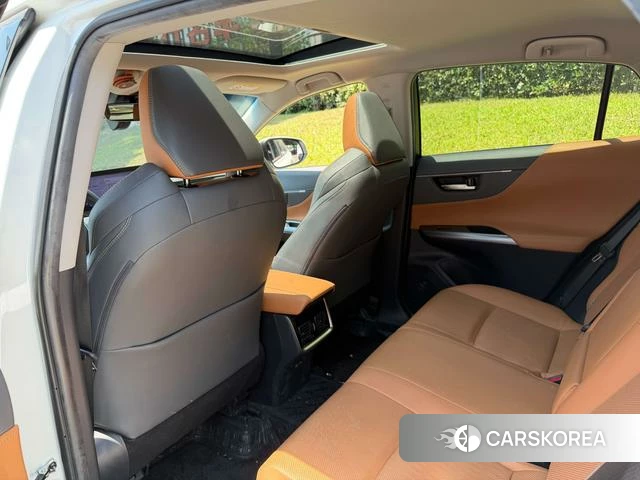 Toyota Venza 2023 Белый из Китая, фото 3