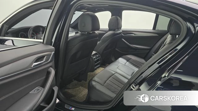 BMW 5 Series (G30) 2018 Черный из Кореи, фото 3