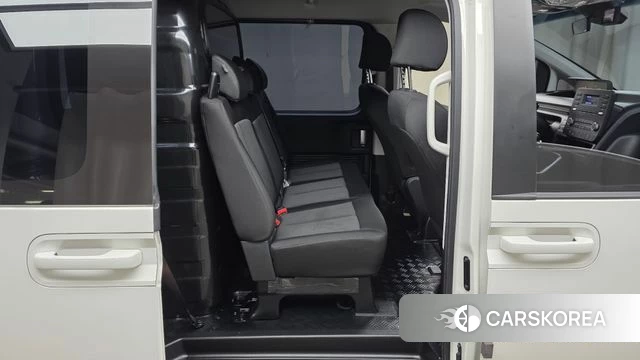 Hyundai Staria 2024 Белый из Кореи, фото 3