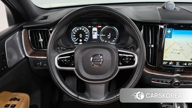 Volvo XC60 second Generation 2021 Белый из Кореи, фото 3