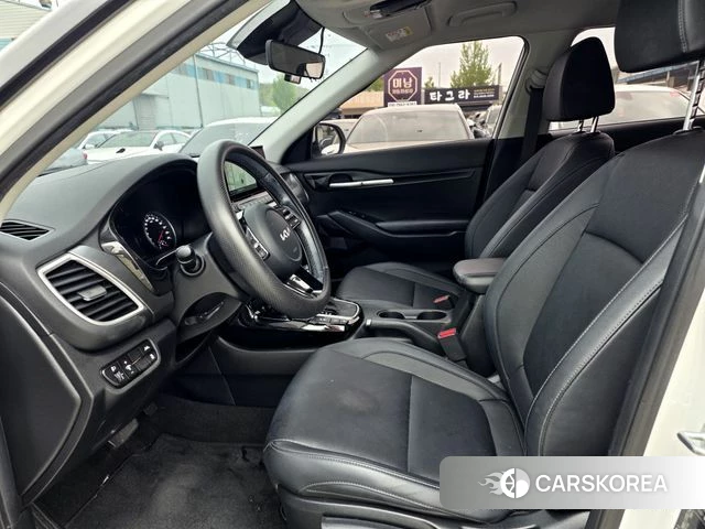Kia Seltos 2022 Белый из Кореи, фото 3