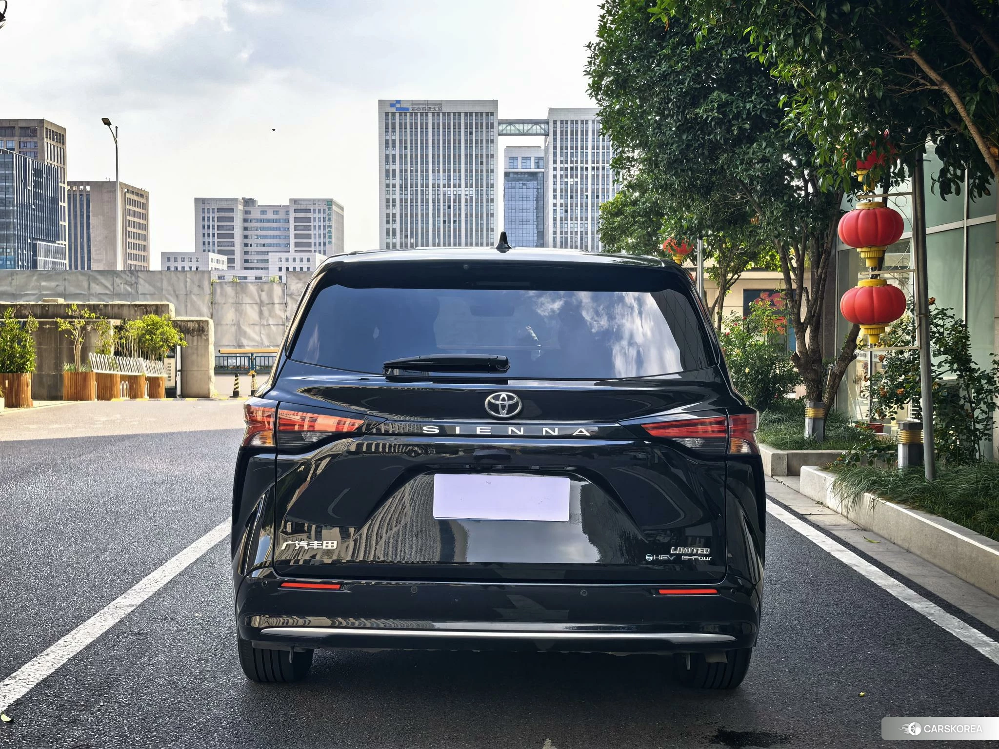Toyota Sienna 2024 Черный из Китая, фото 3