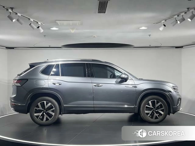 Volkswagen Tayron 2024 Серебристо-серый из Китая, фото 3