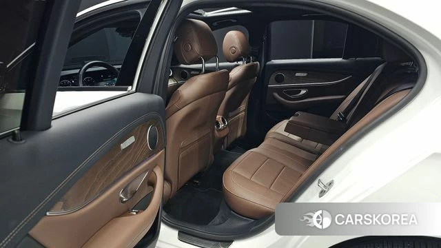 Mercedes-Benz E-Class W213 2022 Белый из Кореи, фото 3