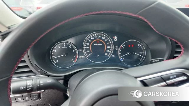 Mazda 3 2024 Белый из Китая, фото 3
