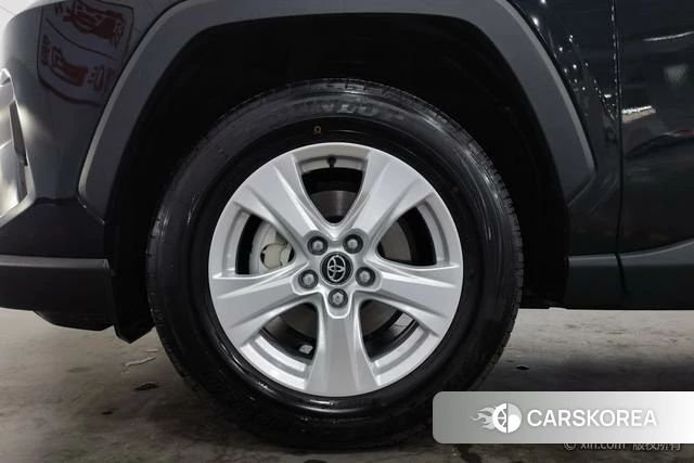 Toyota RAV4 2024 Черный из Китая, фото 3