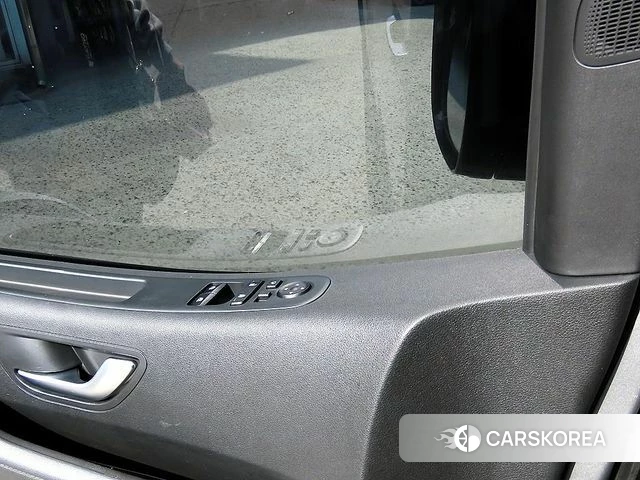 Hyundai Staria 2022 Серебряный из Кореи, фото 3