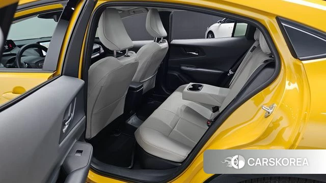 Toyota Prius 5th Generation 2024 Желтый из Кореи, фото 3