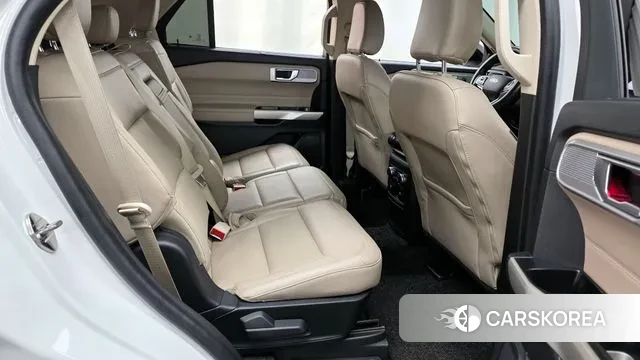 Ford Explorer 6th Generation 2022 Белый из Кореи, фото 3