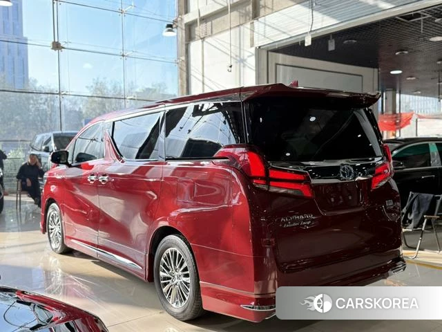 Toyota Alphard 2022 Красный из Китая, фото 3