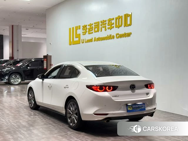 Mazda 3 2021 Белый из Китая, фото 3