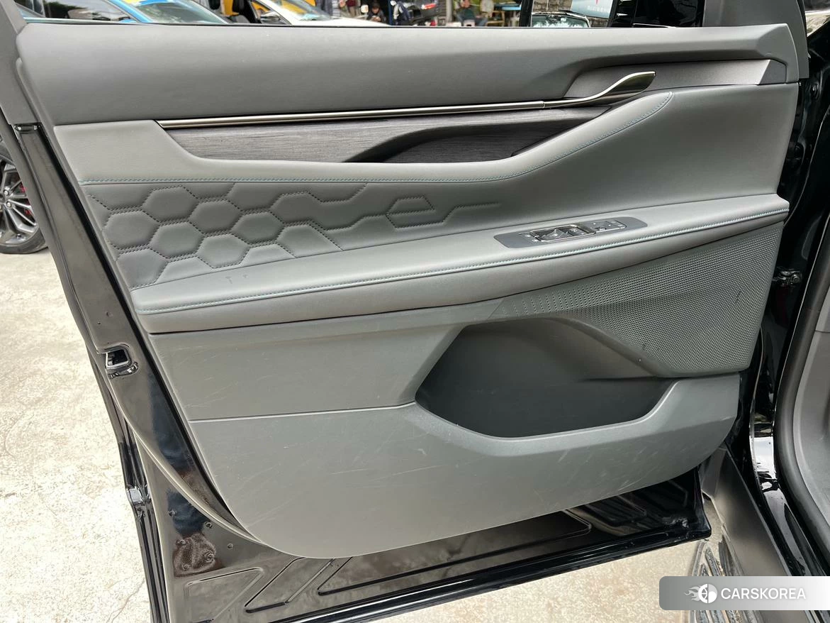 Ford Edge 2023 Черный из Китая, фото 3