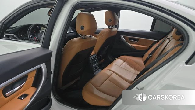 BMW 3 Series (F30) 2018 Белый из Кореи, фото 3