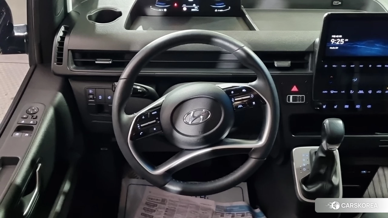 Hyundai Staria 2023 Черный из Кореи, фото 3