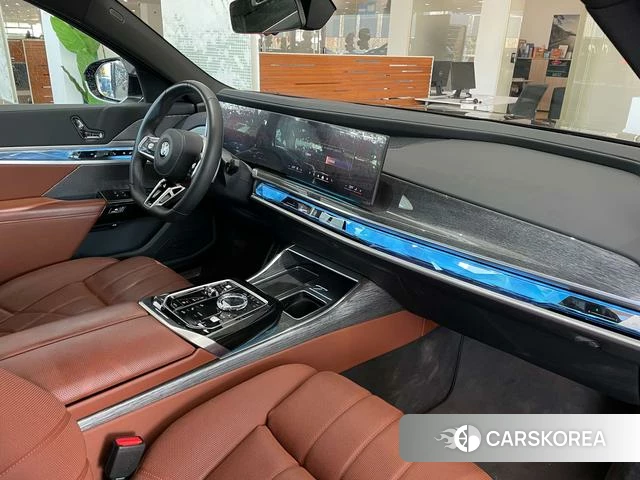 BMW 7 series 2025 Черный из Китая, фото 3